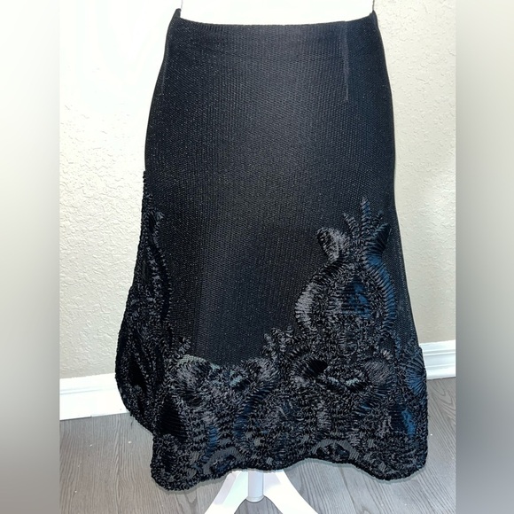 Luxury Maje ‘Jade’ Black Honeycomb Mesh Embroidered Skirt - Picture 3 of 9